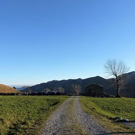 Domek alpejski La Hirriria. *