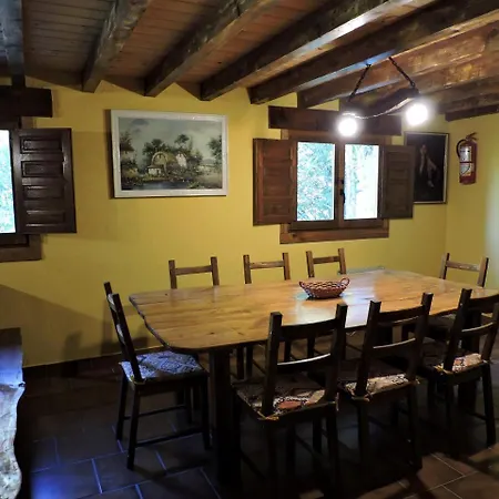 La Hirriria. Domek alpejski San Roque de Ríomiera