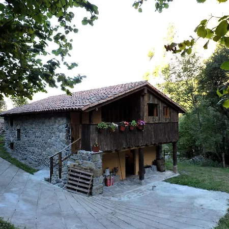 Domek alpejski La Hirriria. San Roque de Ríomiera